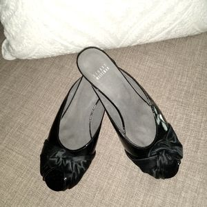 Stuart Wietzman black patent leather open toe bow mules wedge splippers